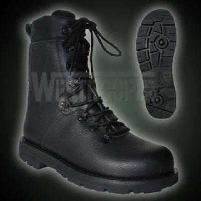 BW-KAMPFSTIEFEL MODELL